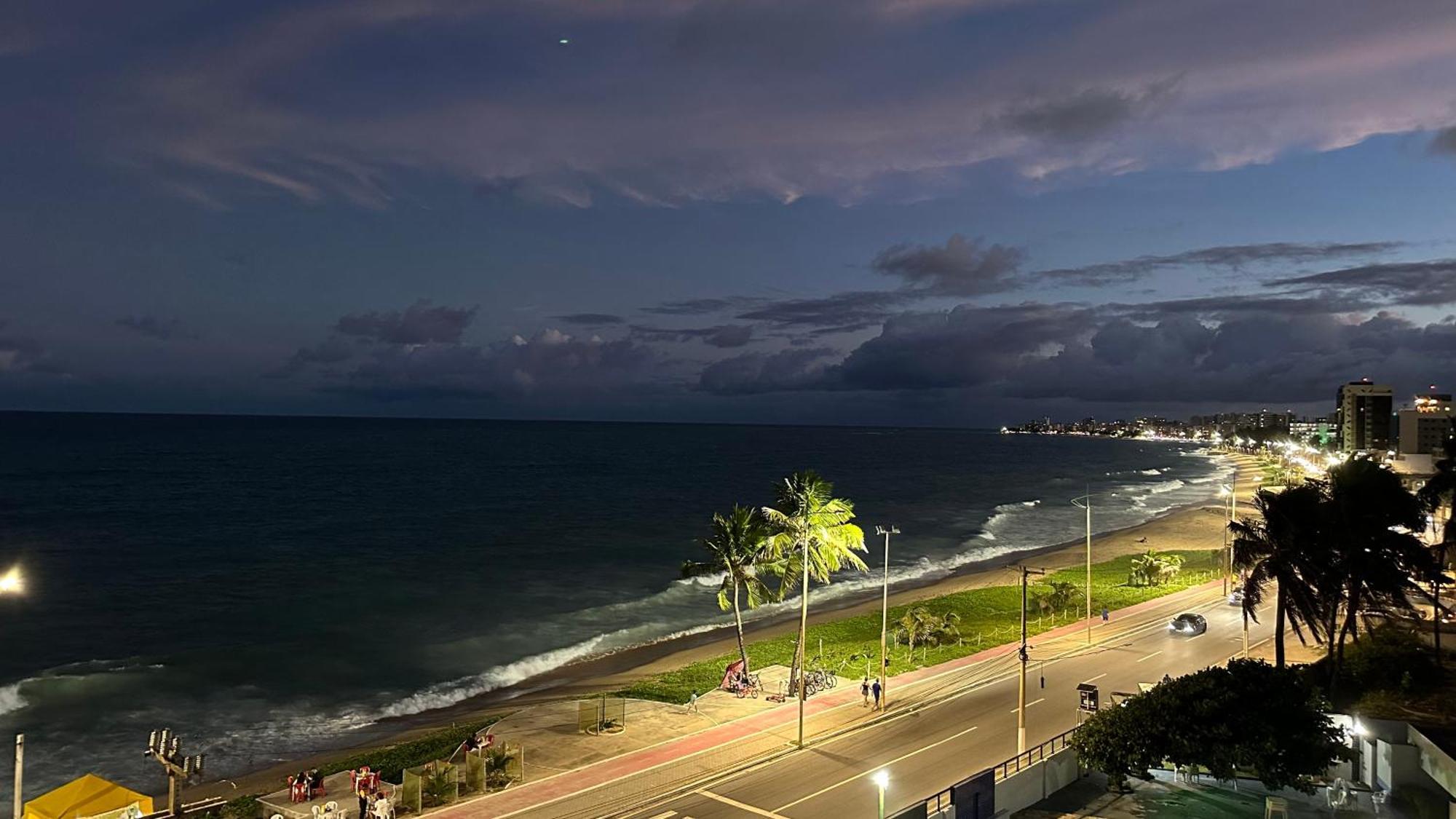 Flat Em Hotel De Luxo Beira Mar Da Grife Ritz Suites Com Vista Ampla Para Todo O Mar Da Cruz Das Almas, Jatiuca E Ponta Verde, Com Toda Estrutura De Um Hotel Lindo E Arrojado, Academia, Piscina E Muito Mais, Venha Viver Essa Experiencia Incrivel! Maceió Exterior foto